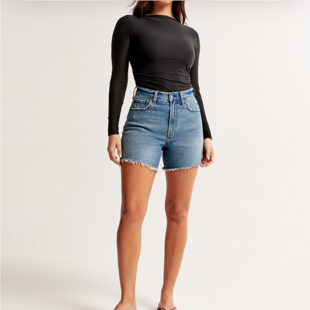 Abercrombie and Fitch Curve Love High Rise Dad Short Size 27